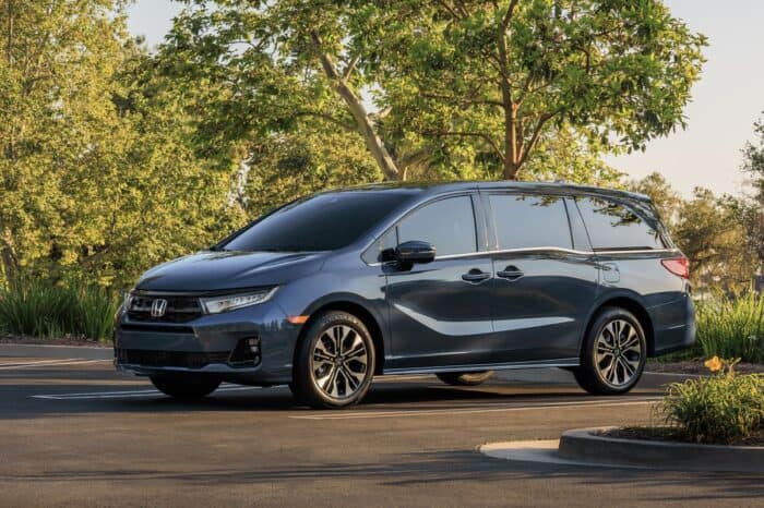 2025 Honda Odyssey front parked on road