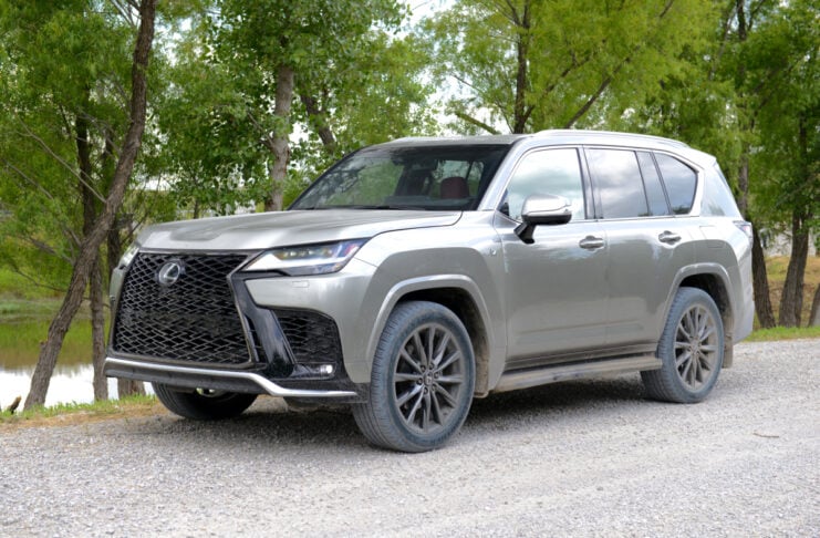 2022 Lexus LX 600 8