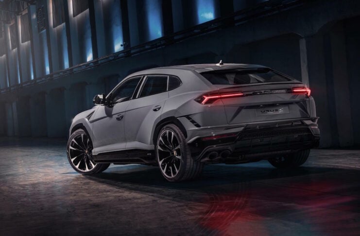 2023 Lamborghini Urus S rear