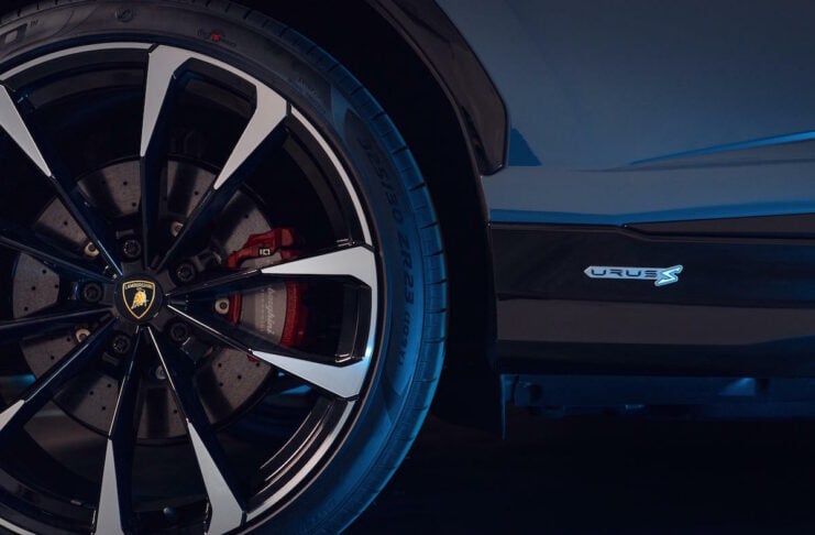 2023 Lamborghini Urus S wheel