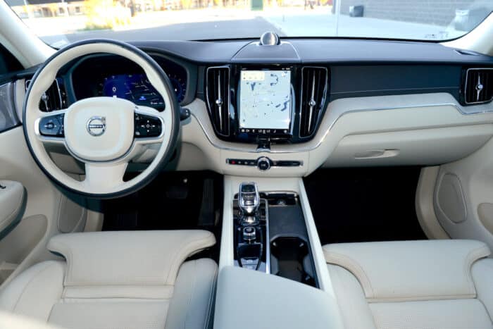 2022 Volvo XC60 B6 Inscription interior