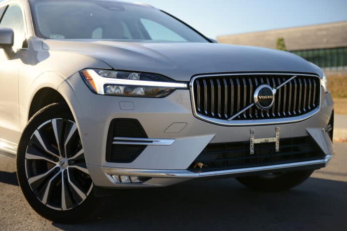 2022 Volvo XC60 B6 Inscription redesign front grill