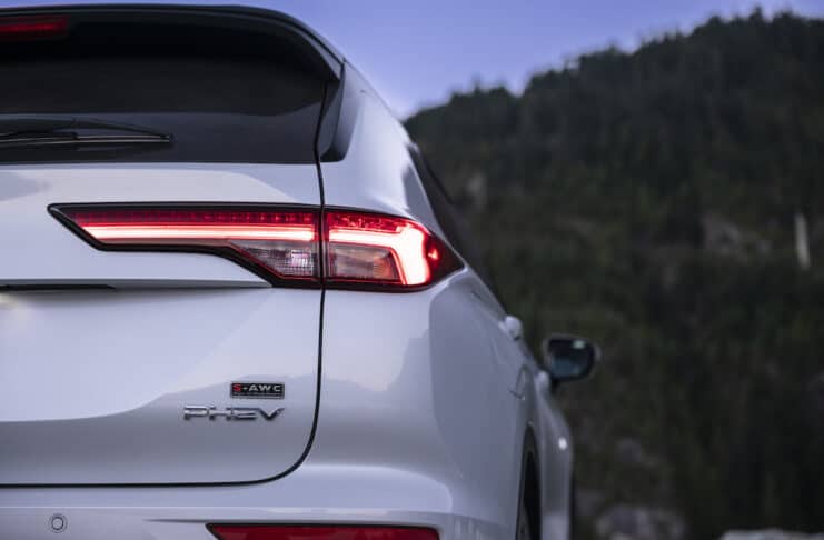 2023 Mitsubishi Outlander PHEV 4