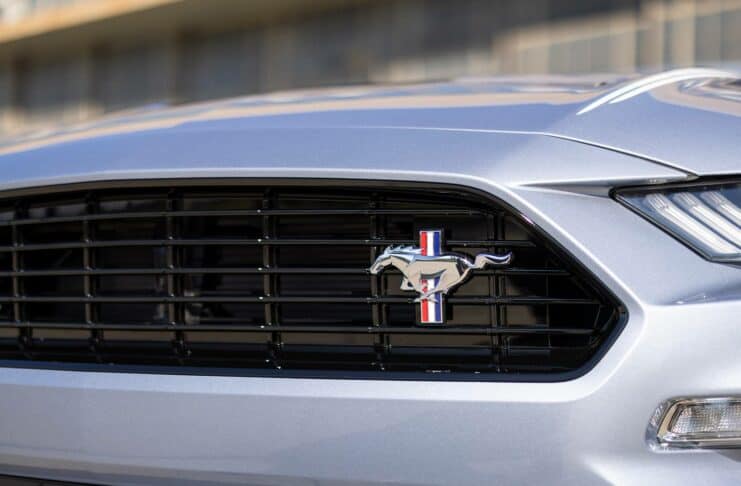 2022 Ford Mustang EcoBoost Premium Convertible grill logo