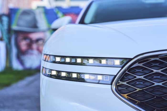 2023 Genesis G90 headlight