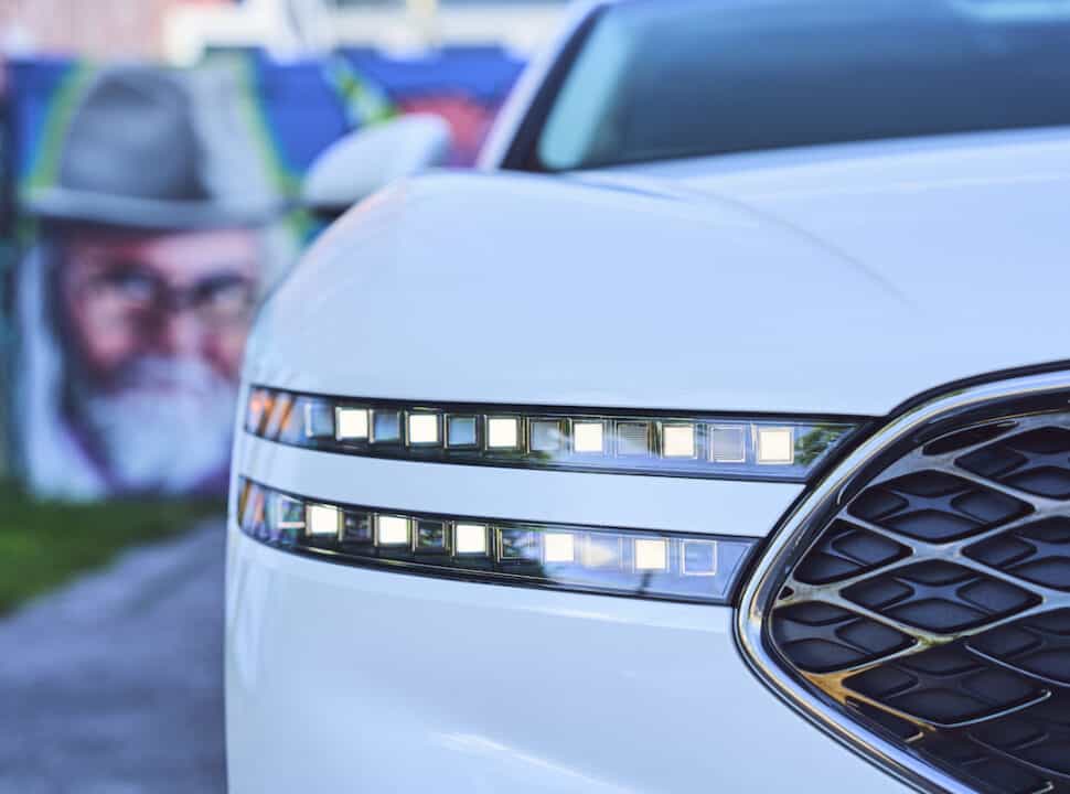 2023 Genesis G90 headlight