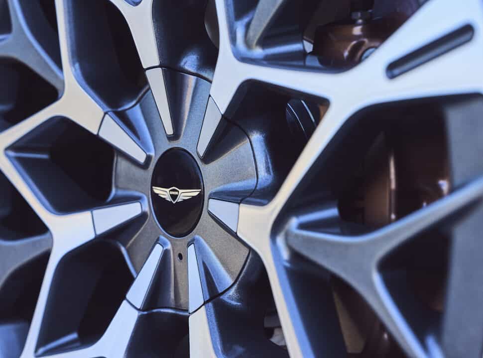 2023 Genesis G90 wheel