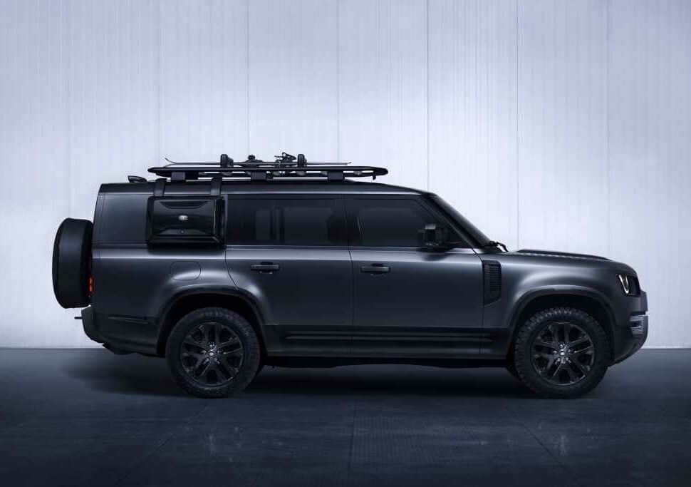 2024 Land Rover Defender 130 Outbound sideview