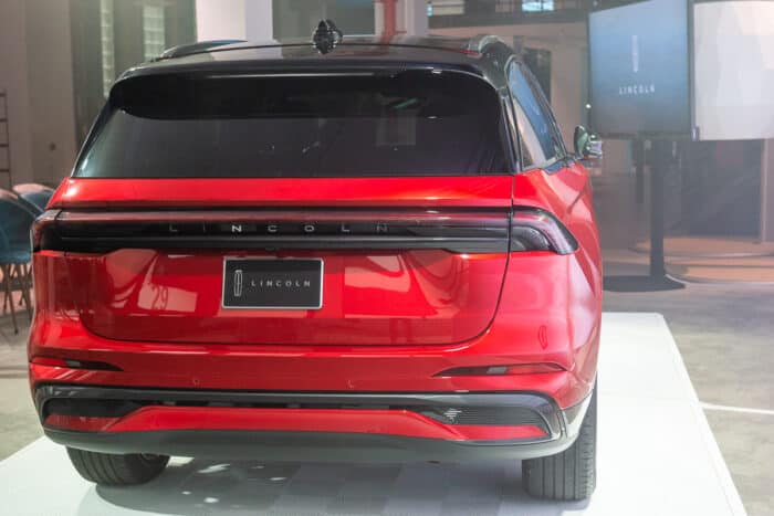 2024 Lincoln Nautilus Reserve rear