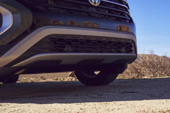 2024 Volkswagen Atlas Peak Edition front lower fascia