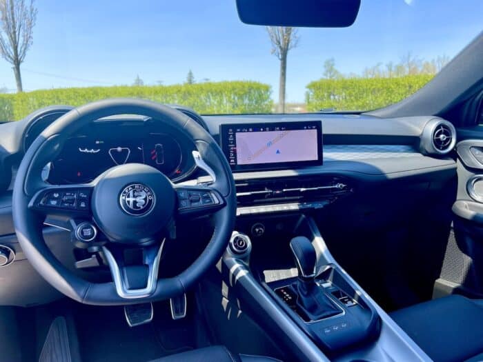 2024 Alfa Romeo Tonale interior front cabin