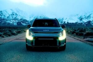 2024 EV9 GT-Line front view head on in the mountains