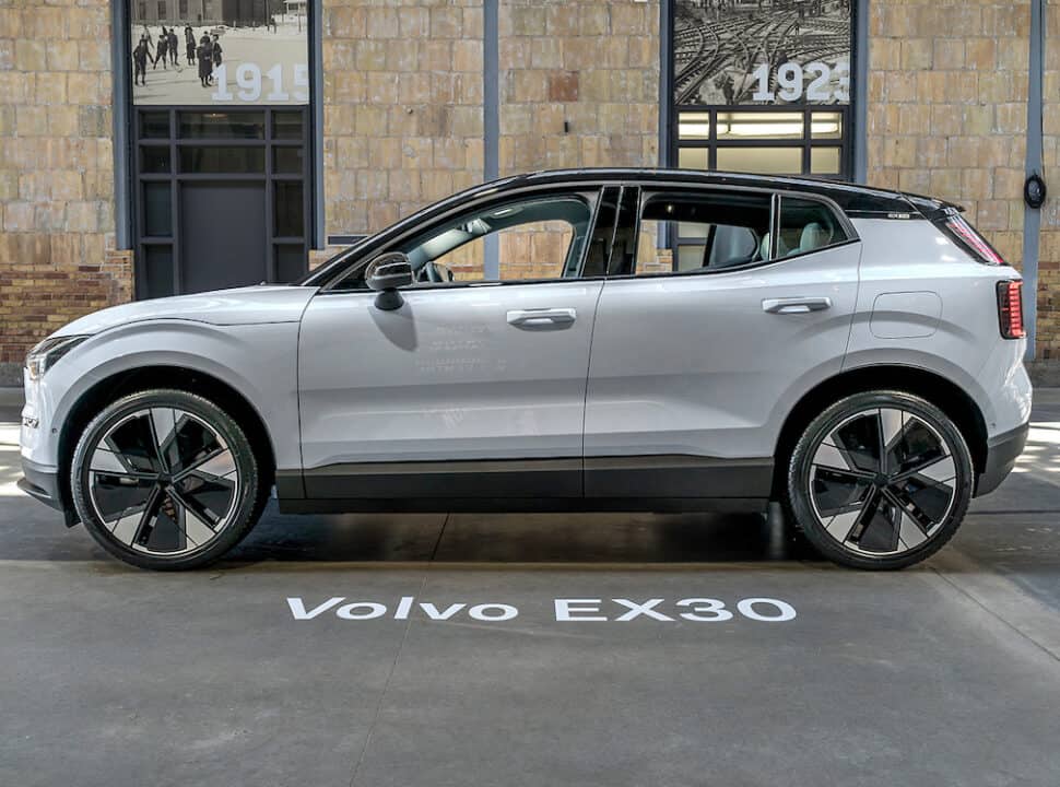 Volvo-EX30-side