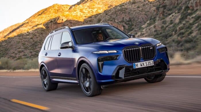 2025 bmw x7 blue front driving
