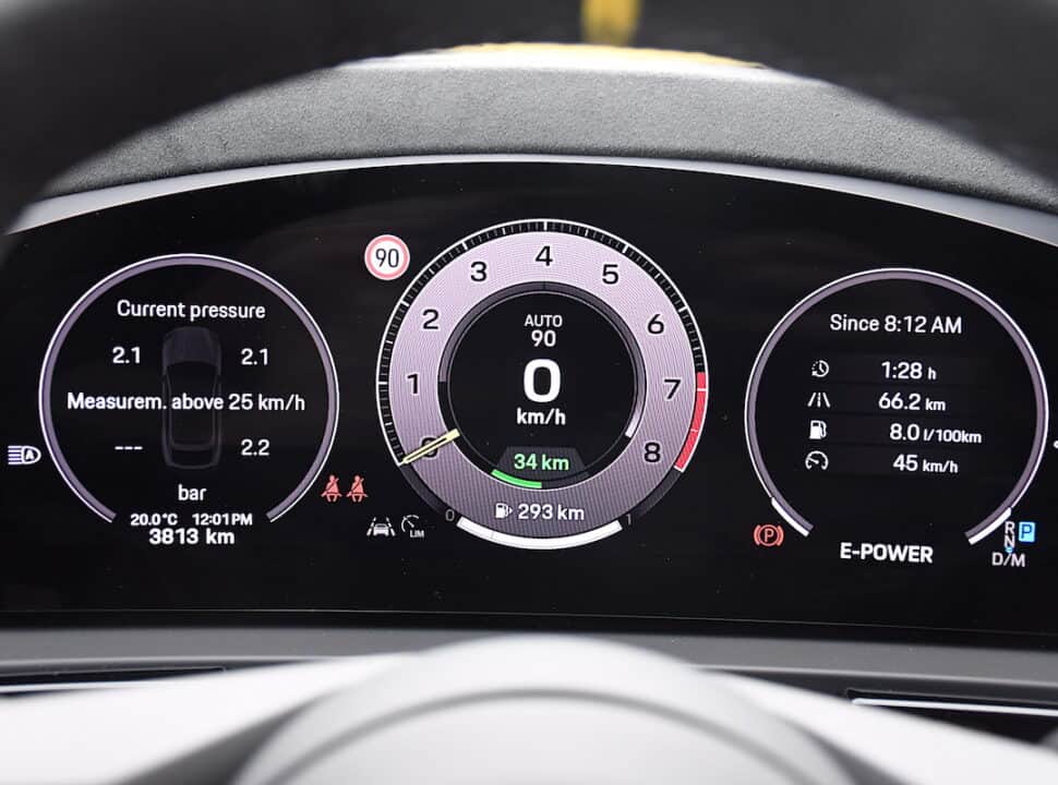 2024 Porsche Cayenne Turbo E Hybrid interior digital gauge cluster