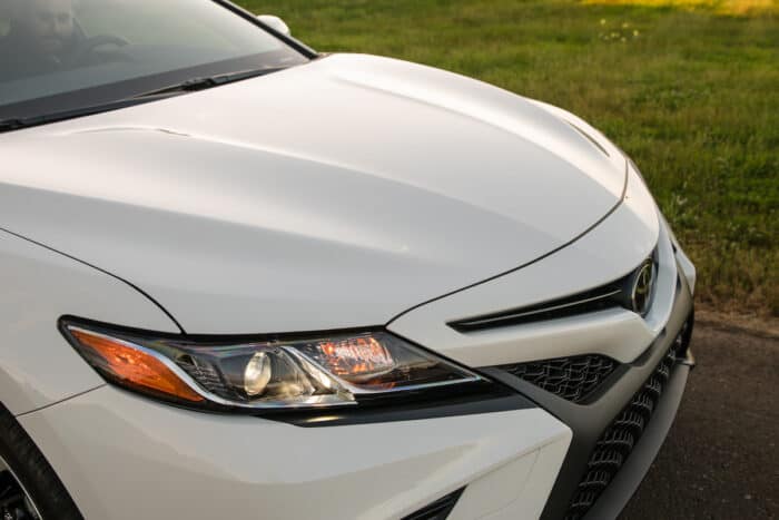 2018 Toyota Camry Hybrid SE front hood