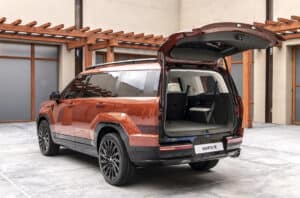 2024 hyundai Santa Fe 2.5T with lifegate open