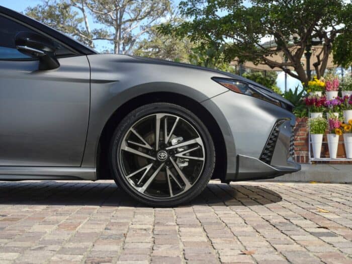 2025_Toyota-Camry_XSE wheels