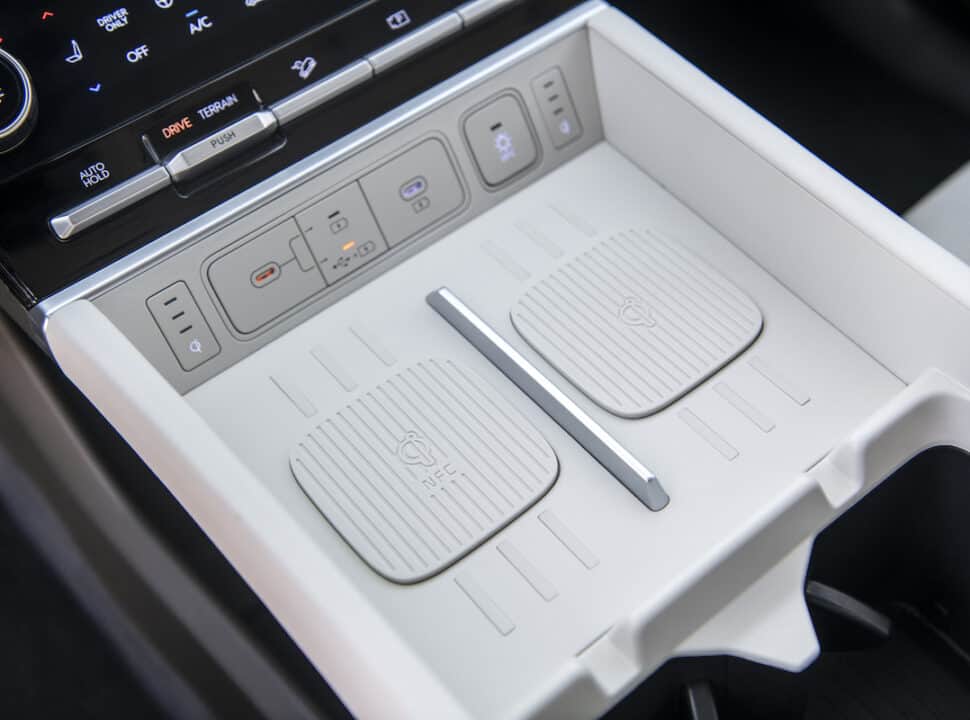 2024 Hyundai Santa Fe Calligraphy interior wireless charging pad