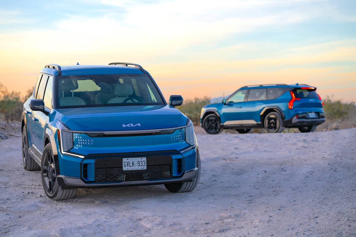 blue 2024 Kia EV9 AWD GT-Line models front and back view