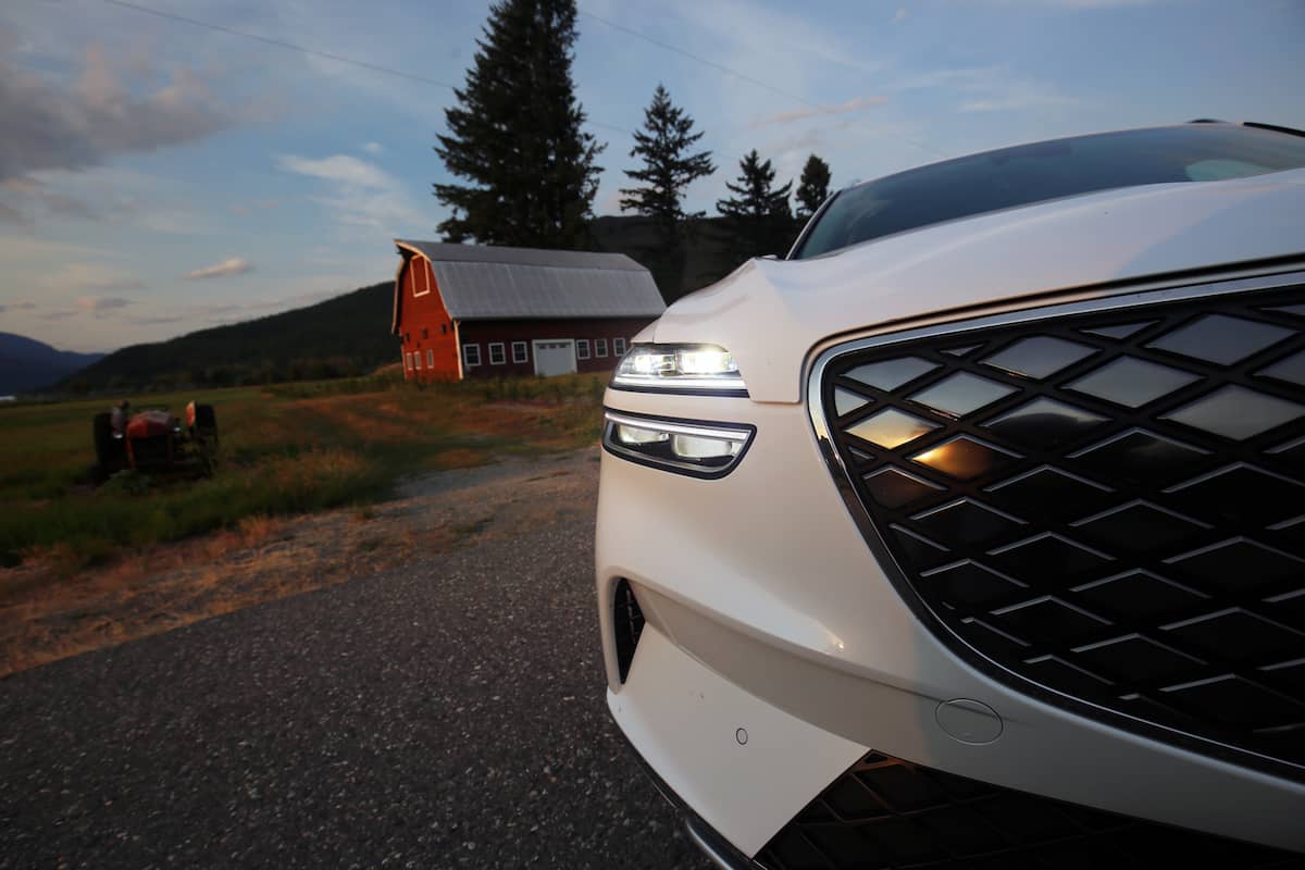 2023 Genesis Electrified GV70 Prestige AWD front grill