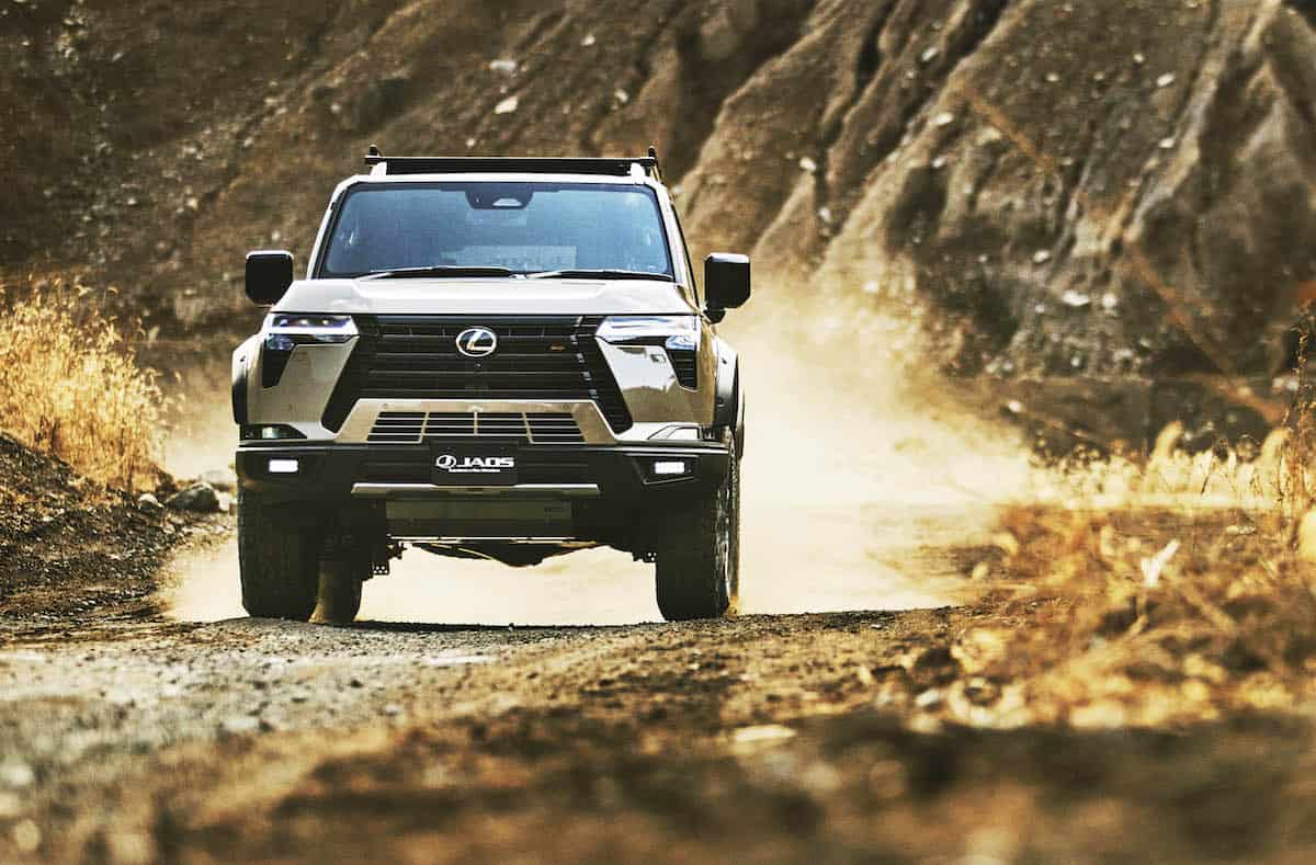 Lexus GX 550 OVERTRAIL JAOS Concept front view head off roading