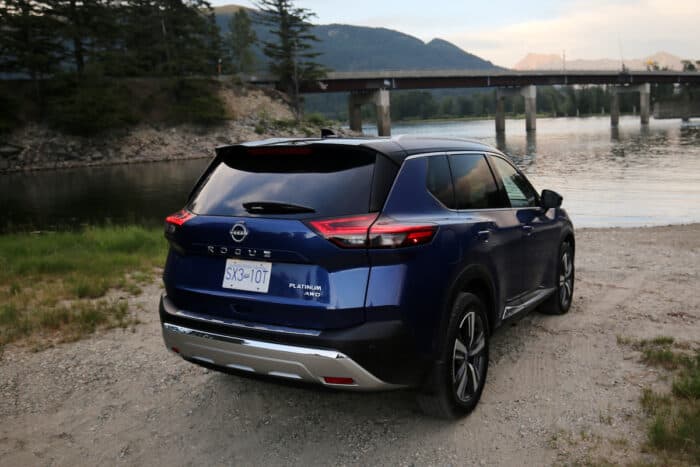 2023 Nissan Rouge Platinum AWD in Caspian Blue rear