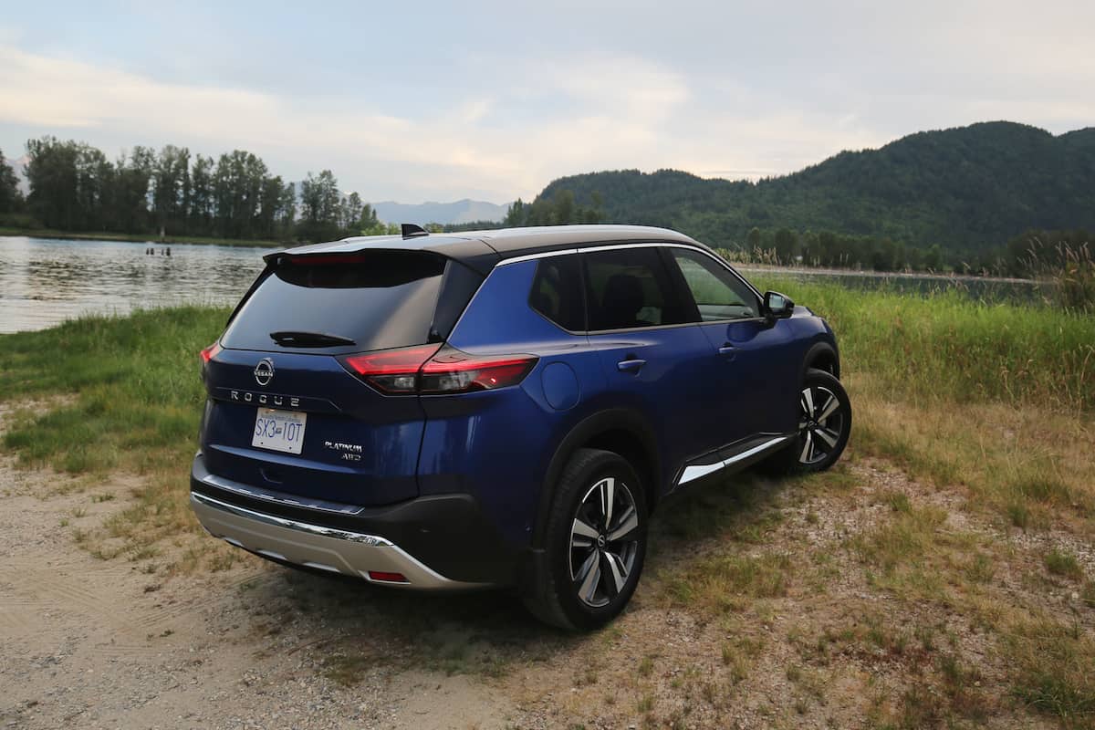 2023 Nissan Rouge Platinum AWD in Caspian Blue rear