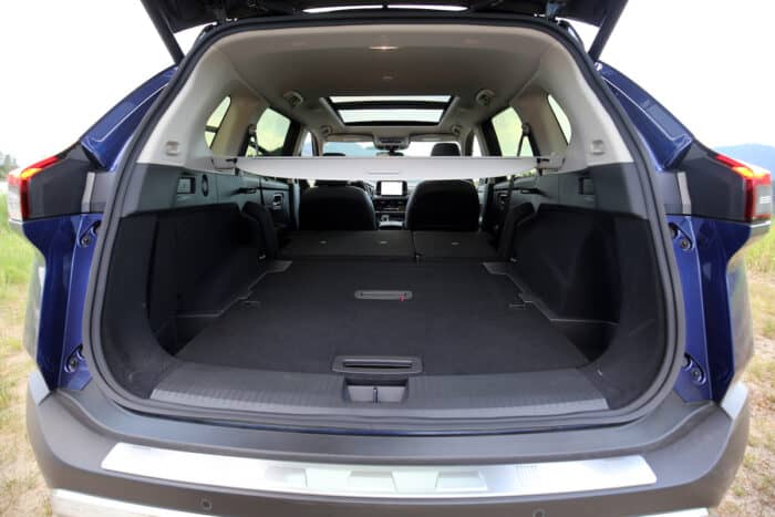 2023 Nissan Rouge Platinum AWD in Caspian Blue interior rear cargo