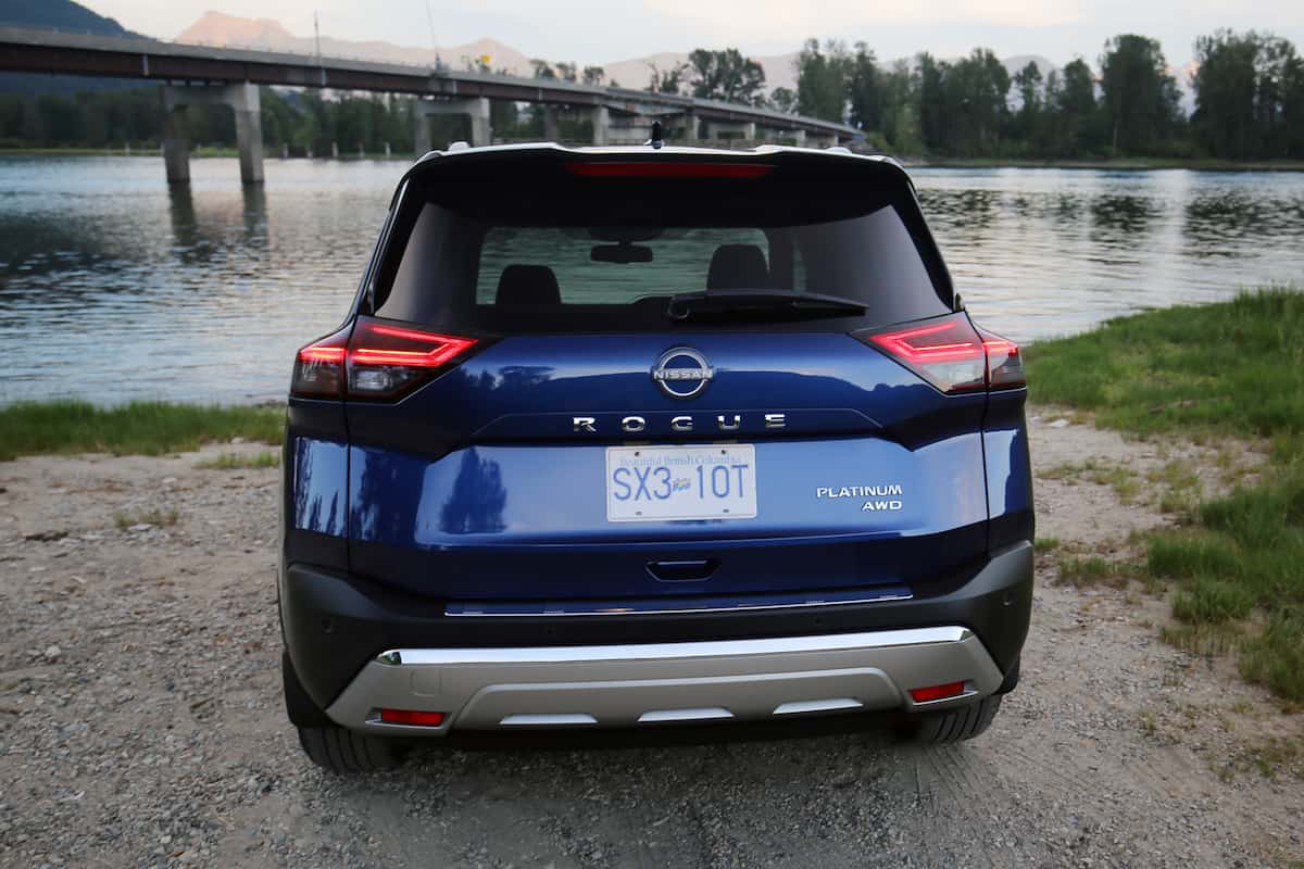 2023 Nissan Rouge Platinum AWD in Caspian Blue rear