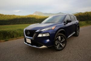 2023 Nissan Rogue Platinum AWD in Caspian Blue front profie