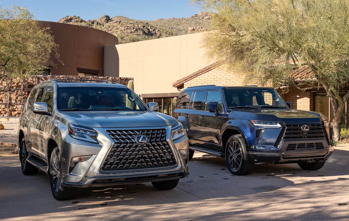 2023 GX 460 Vs. 2024 GX 550 side by side parked on driveway