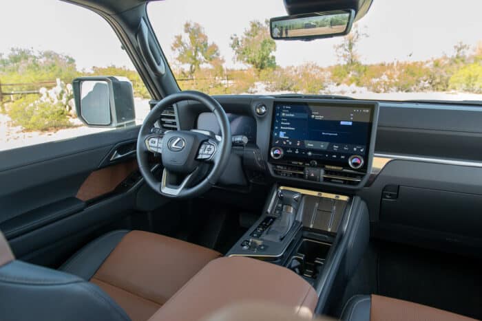 2024 Lexus GX 550 Luxury+ AWD interior front dashboard