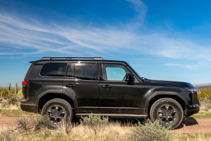 2024 Lexus GX 550 Overtrail black model side view