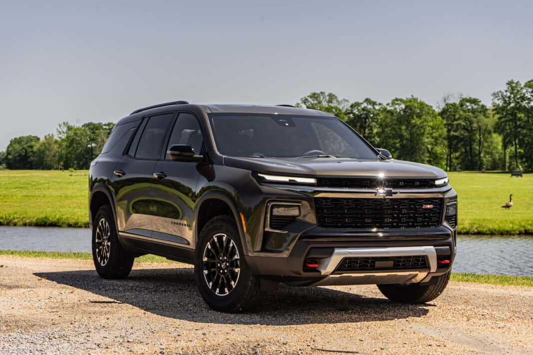2024 Chevrolet Traverse Z71 front
