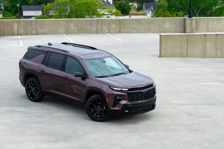 2024 Chevrolet Traverse front view