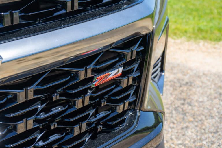 2024 Chevrolet Traverse Z71 logo on grill