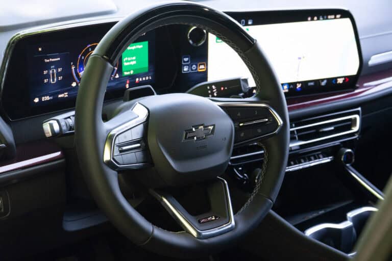 2024 Chevrolet Traverse Z71 steering wheel and touchscreen