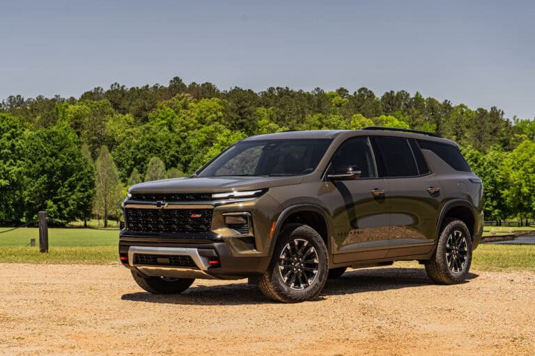 2024 Chevrolet Traverse Z71 front