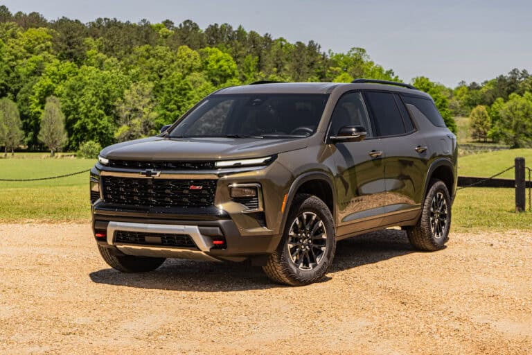 2024 Chevrolet Traverse Z71 front
