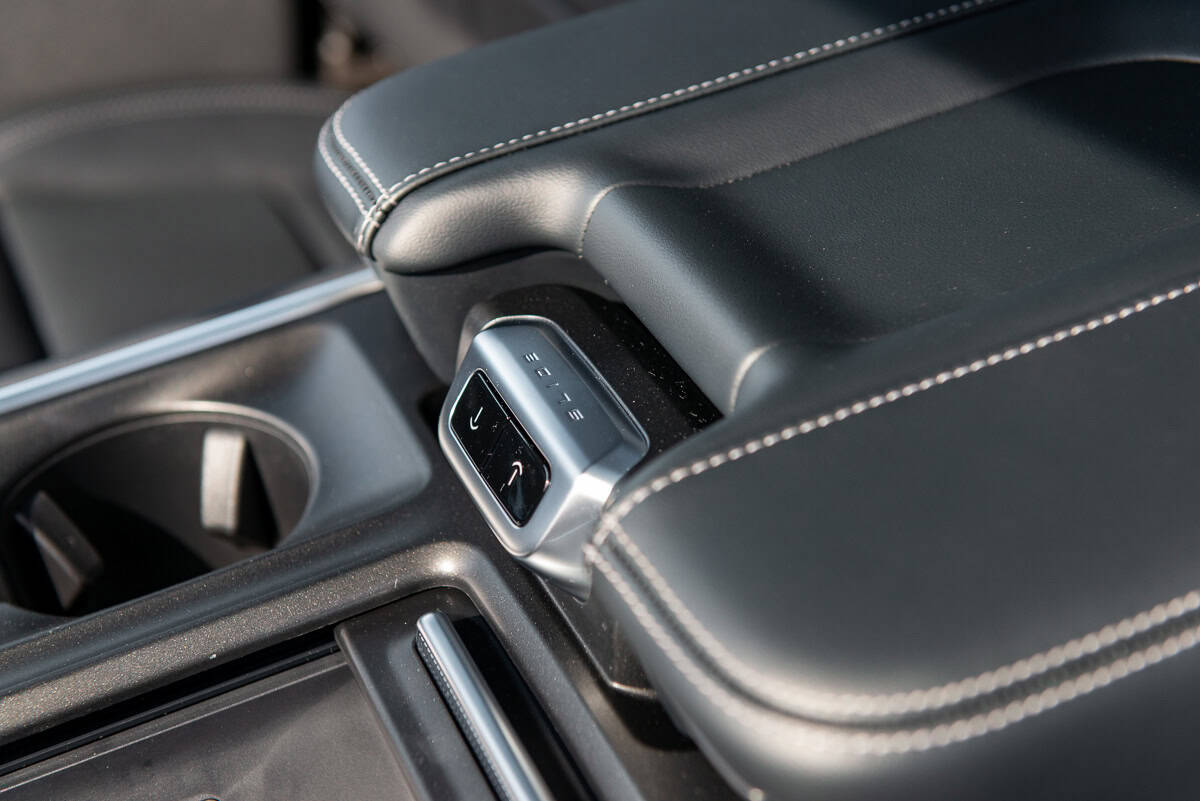 Preproduction 2025 Ford Expedition Platinum interior