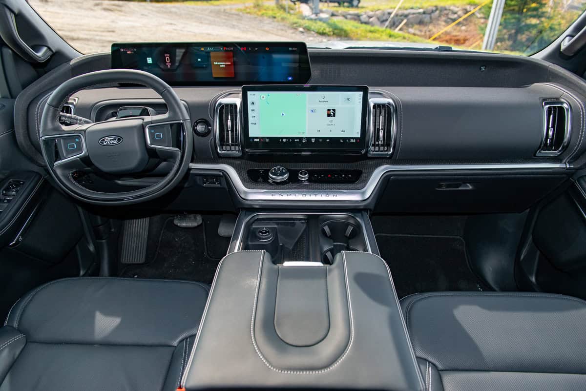 Preproduction 2025 Ford Expedition Platinum interior front
