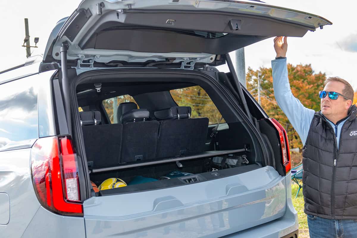 Preproduction 2025 Ford Expedition Platinum split design tailgate