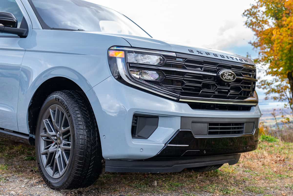 Preproduction 2025 Ford Expedition Platinum front grill view