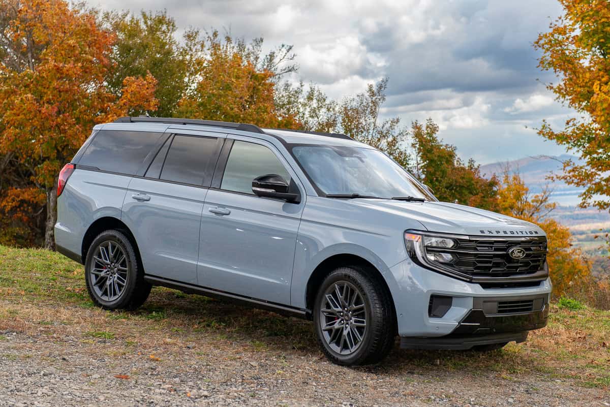 Preproduction 2025 Ford Expedition Platinum front