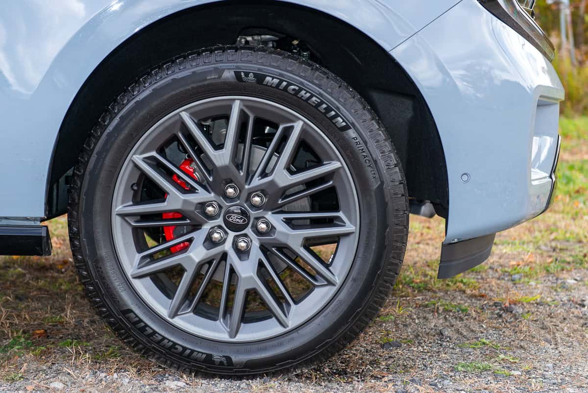 Preproduction 2025 Ford Expedition Platinum wheels