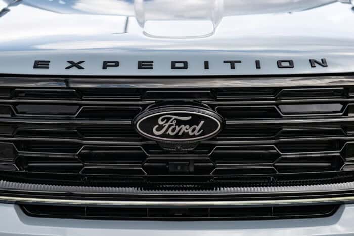 Preproduction 2025 Ford Expedition Platinum front grill