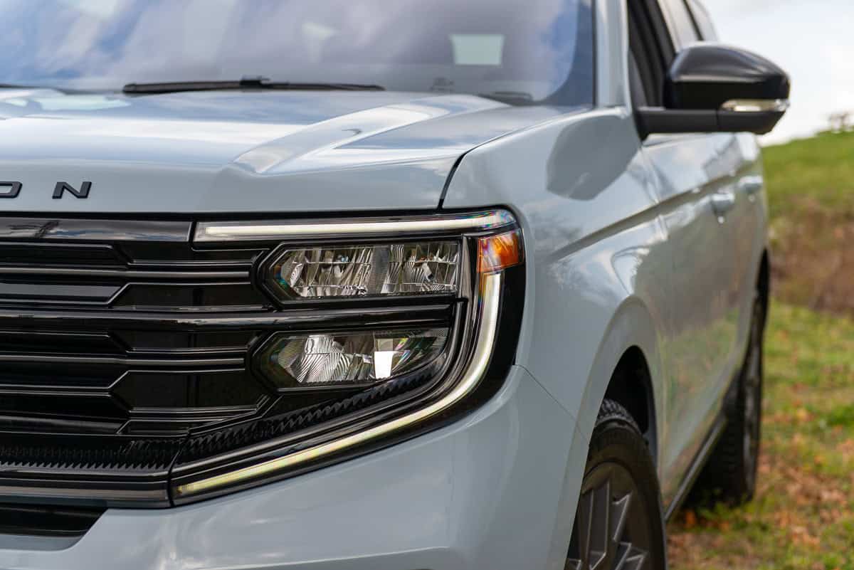 Preproduction 2025 Ford Expedition Platinum headlights