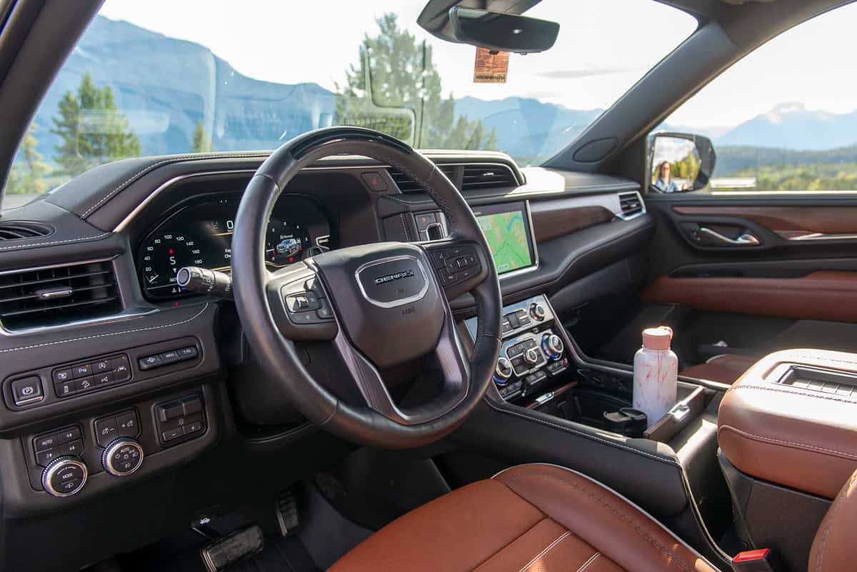 2024 GMC Yukon Denali Utlimate interior