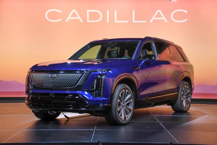 2026 Cadillac Vistiq front
